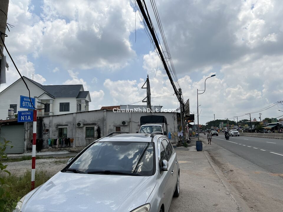 Ra gấp lô đất 70m2 ngay trường Cấp 3 Bình Mỹ Ra gấp lô đất 70m2 ngay trường Cấp 3 Bình Mỹ