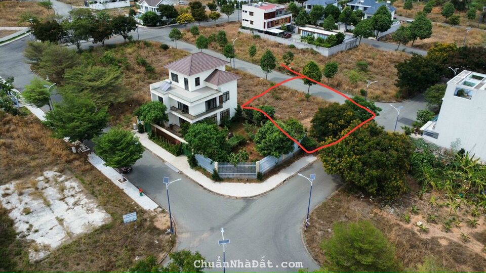 Chính Chủ Cần Bán Căn Biệt Thự Kèm Đất Tâm Huyết Hơn 600m2 Lô Góc Khu Đô Thị Bình Nguyên Dĩ An
