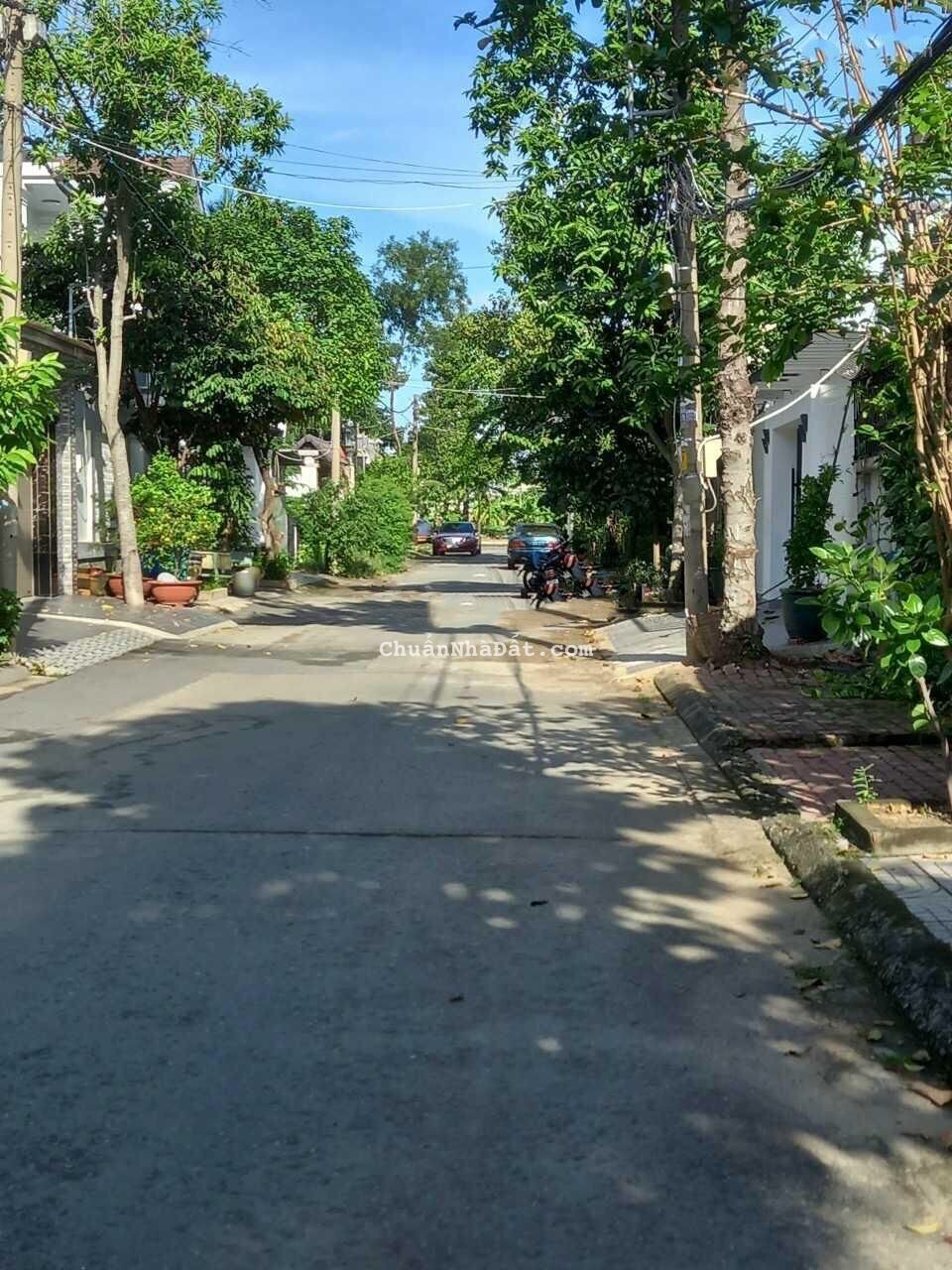 Lô Đất Cực Đẹp DT 100m2 Giá 1.2tỷ Ngay Mặt Tiền Đường Số 2 Phước Lý Cần Giuộc Long An. Xây Tự Do