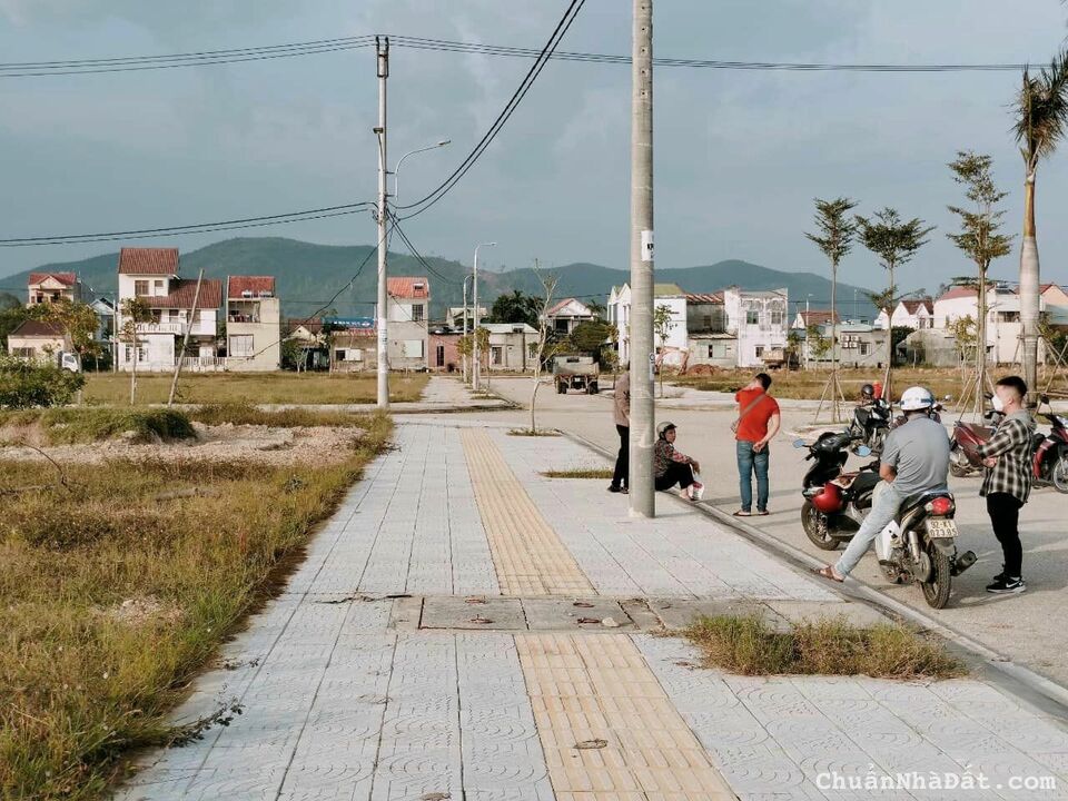 CHỈ 7 LÔ NGOẠI GIAO ĐẤT NỀN KHU PHỐ CHỢ ĐÔNG PHÚ - GIÁ TỐT NHẤT THỊ TRƯỜNG CHỈ 7 LÔ NGOẠI GIAO ĐẤT NỀN KHU PHỐ CHỢ ĐÔNG PHÚ - GIÁ TỐT NHẤT THỊ TRƯỜNG