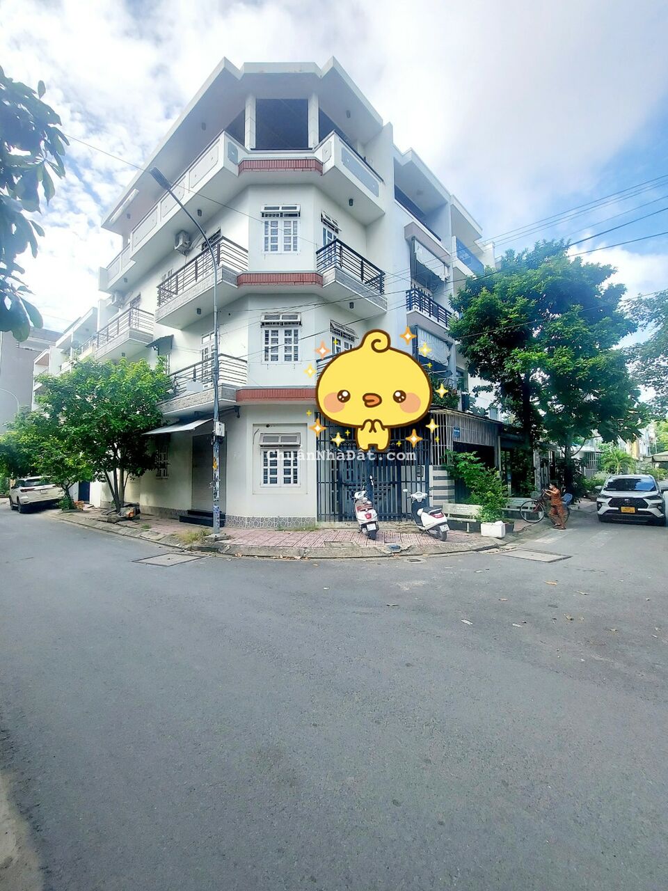 Bán căn góc 4lâu đường 10m DT 4.5×18m Lê đức thọ P15 giá 8 tỷ