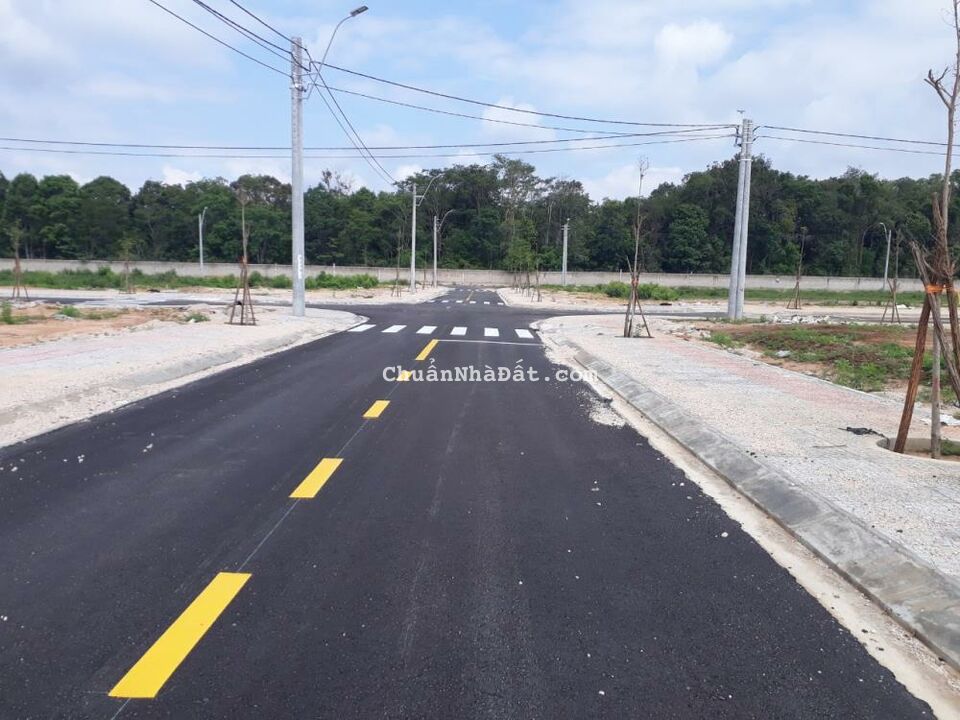 Không gồng nổi lãi ngân hàng nên bán lỗ lô MegaCity KonTum hướng đông giá 520 triệu, chỉ có tại đây Không gồng nổi lãi ngân hàng nên bán lỗ lô MegaCity KonTum hướng đông giá 520 triệu, chỉ có tại đây