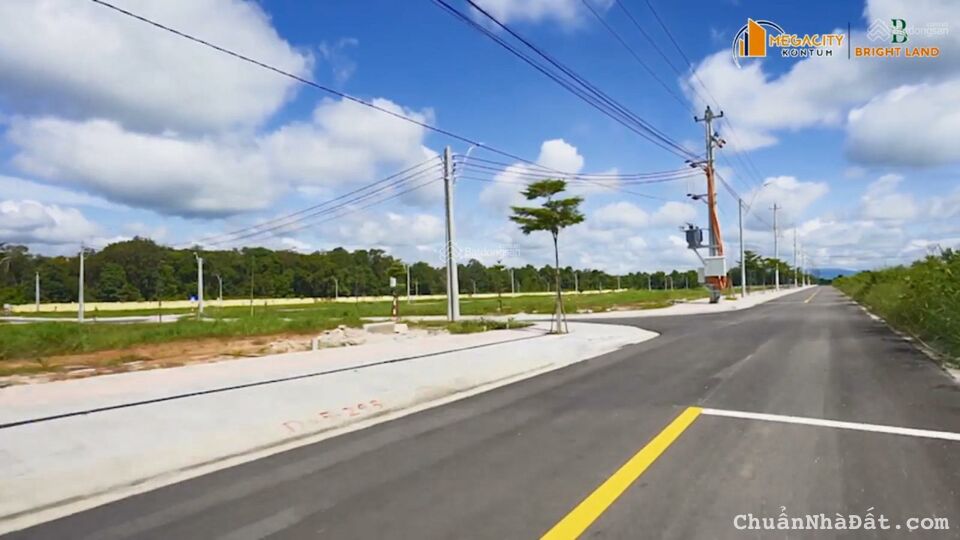 Lô Hoa Hậu gần trường Nguyễn Huệ và nhà đang xây Megacity KonTum mặt tiền Hùng Vương giá 870 triệu Lô Hoa Hậu gần trường Nguyễn Huệ và nhà đang xây Megacity KonTum mặt tiền Hùng Vương giá 870 triệu