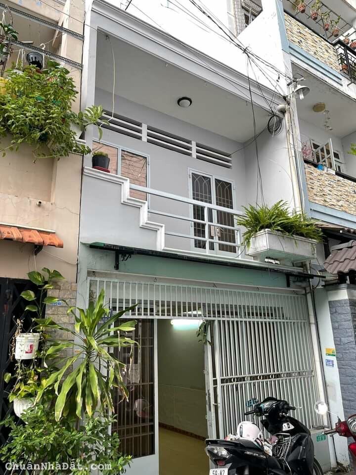 (Phú Nhuận) vị trí đẹp, 3.7 x 13m, Đoàn Thị Điểm, chỉ 5.4 tỷ