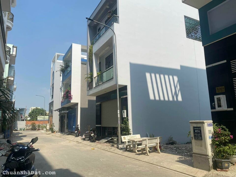 Cần bán gấp đất sổ hồng riêng 5,6 x 9 full thổ cư ở đường Hồ Văn Long, Q.Bình Tân