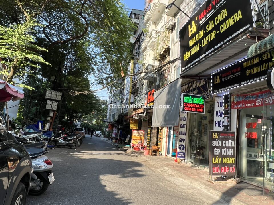 Bán nhà mặt ngõ Trung Kính ,DT:30m2 x 4T , MT:3m ,kd sầm uất , ô tô tránh , cách phố 5m .Giá 8,5 tỷ