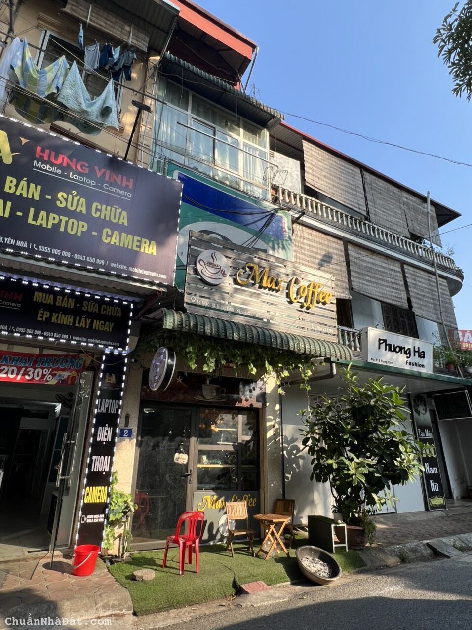 Bán nhà mặt ngõ Trung Kính ,DT:30m2 x 4T , MT:3m ,kd sầm uất , ô tô tránh , cách phố 5m .Giá 8,5 tỷ