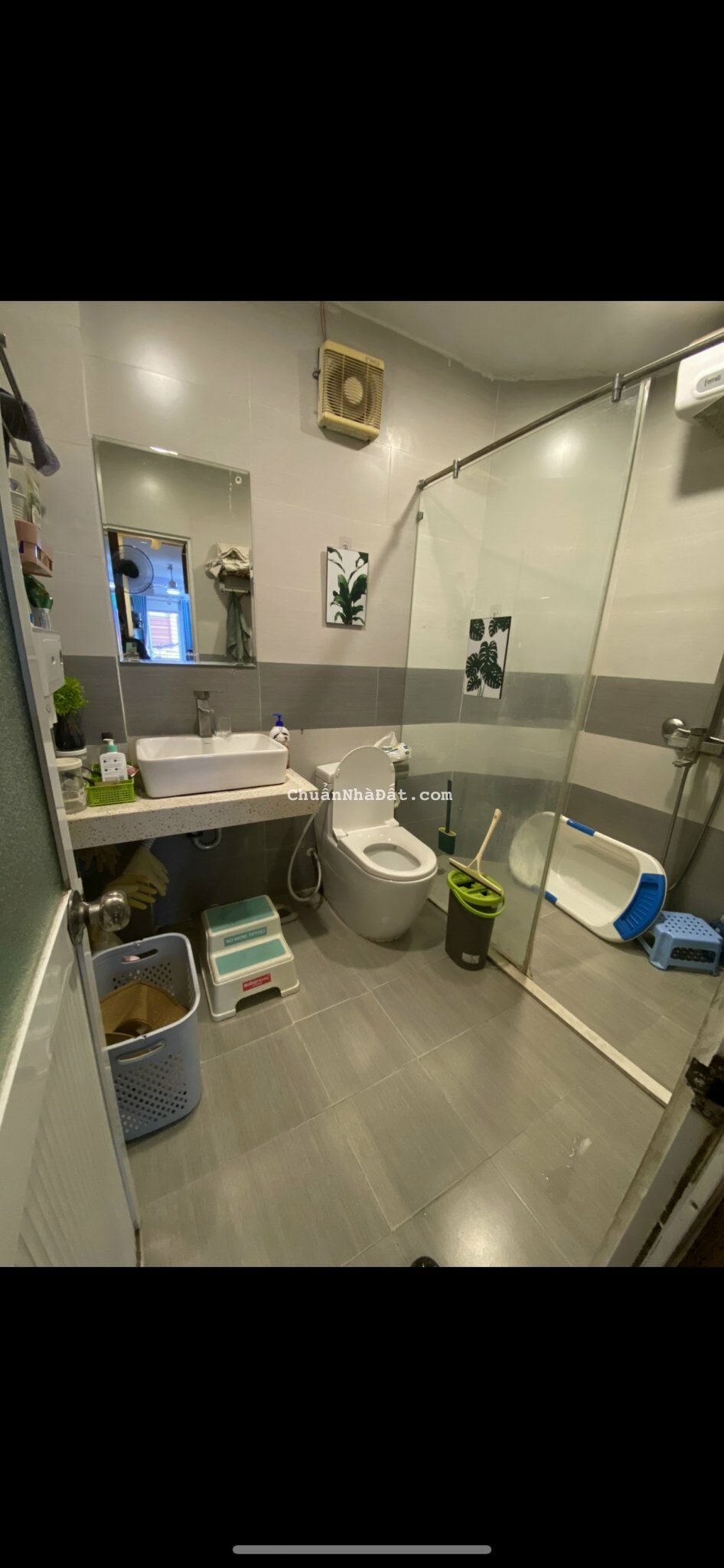 Bán nhà ngõ Hoàng Đạo Thành ,DT 72m2 x 4T ,MT :6m , nở hâu ,gara ô tô , ngõ ô tô tránh. Giá 10,8 tỷ