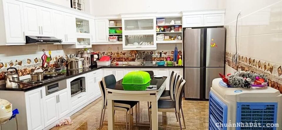 Nhà mặt phố hai thoáng ôtô ở ngay Trường Chinh 55m2, giá 13 tỷ.