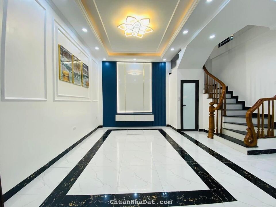 Bán nhà 5 tầng - Thanhxuân-  tặng nội thất - cách 10m ra mặt ngõ - ngay gần hồ 