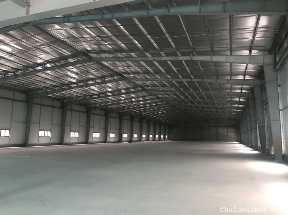 Chuyển nhượng nhà xưởng KCN Đình Trám Bắc Giang, dt 10,500m2 có 7000m2 xưởng