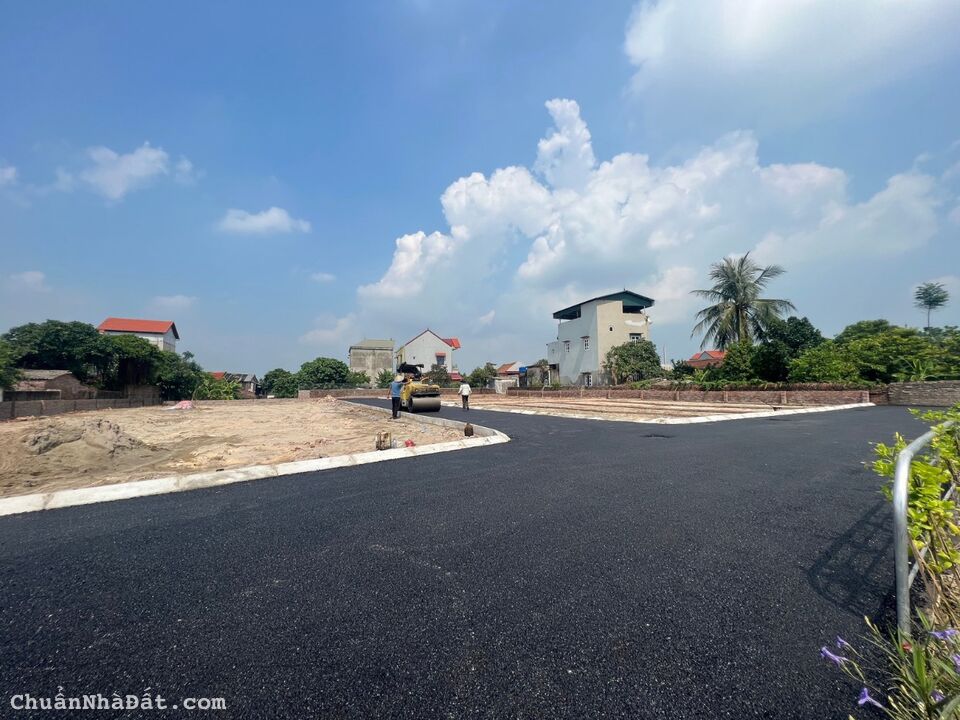 Cách nút giao Tân Phúc khoảng 700m. Tiện ích trường học các cấp, ub, chợ,... Cách nút giao Tân Phúc khoảng 700m. Tiện ích trường học các cấp, ub, chợ,...