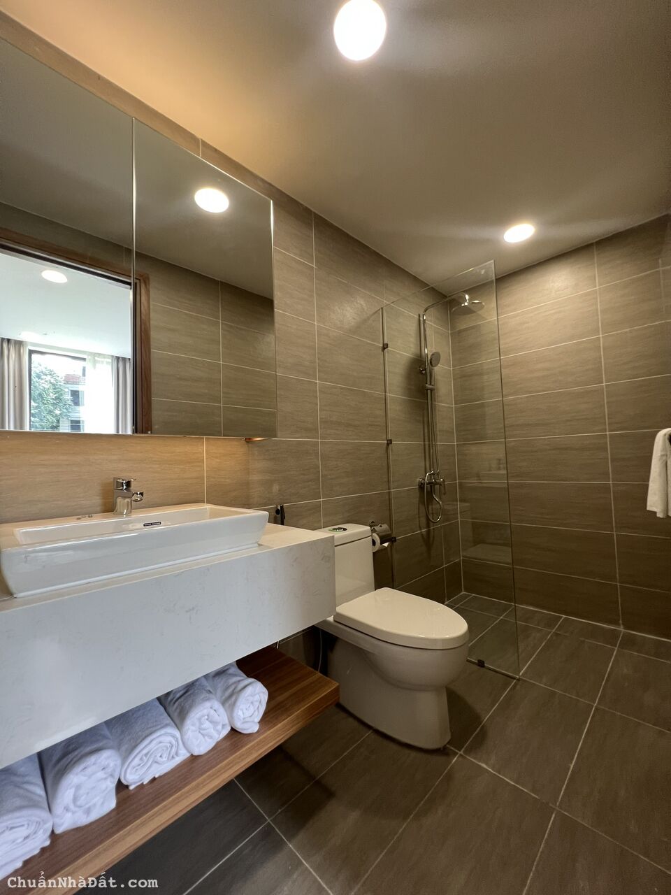 Bán căn hộ 42m2 Grand Mark Nha Trang, tầng 16, nội thất cơ bản với giá 1 tỷ 400 triệu