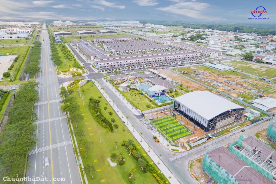 Bán lỗ thu hồi vốn căn 2 ngay khu đô thị Vsip, trung tâm Vsip 2. NH Hỗ trợ 70%. Bán lỗ thu hồi vốn căn 2 ngay khu đô thị Vsip, trung tâm Vsip 2. NH Hỗ trợ 70%.