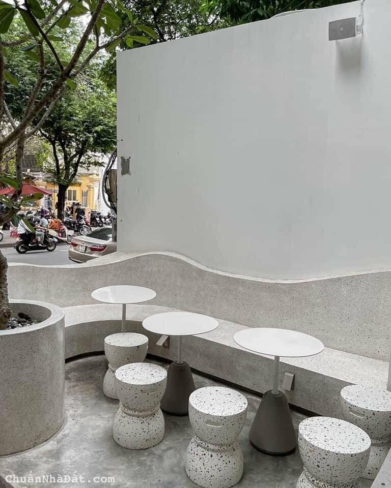 Cực hiếm! Thu nhập gần 700tr/th, mặt tiền đường Q1, DT 10.23x21.47m (sẵn 8 lầu 45pn) giá chỉ 300 tỷ