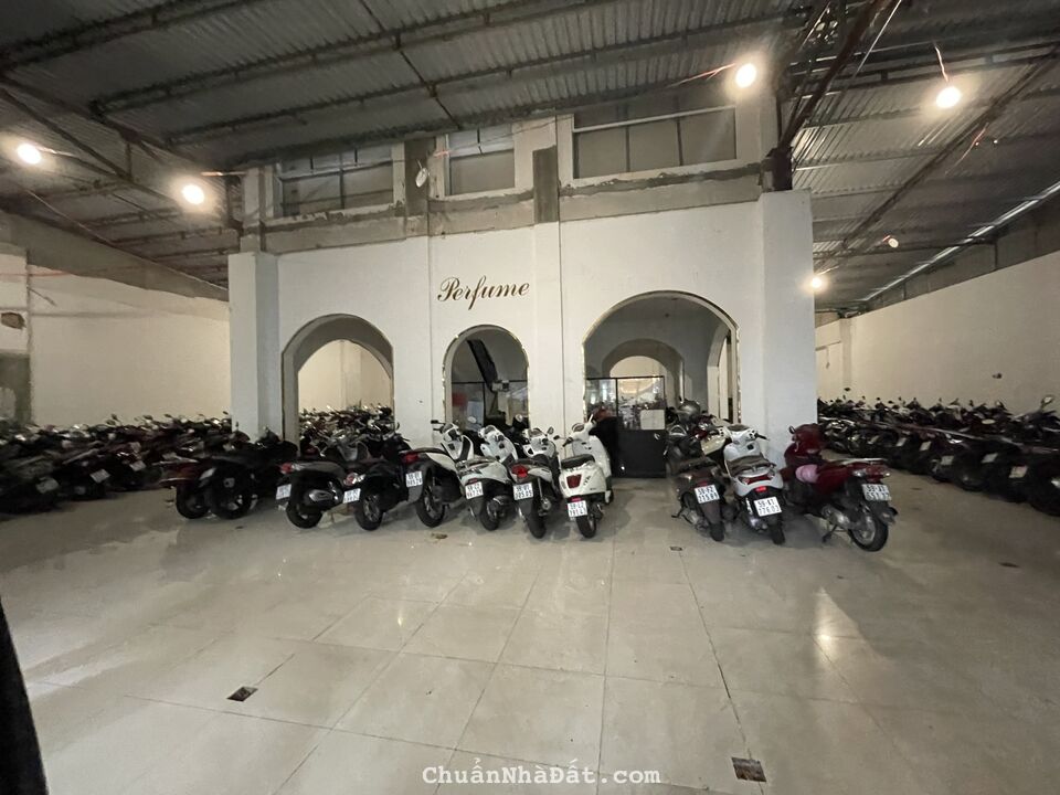 SIÊU PHẨM !! Nhà MT Hai Bà Trưng. Ngang siêu khủng 20m. Giá: 350 tr/th. Gọi em để nhận giá cực shoc