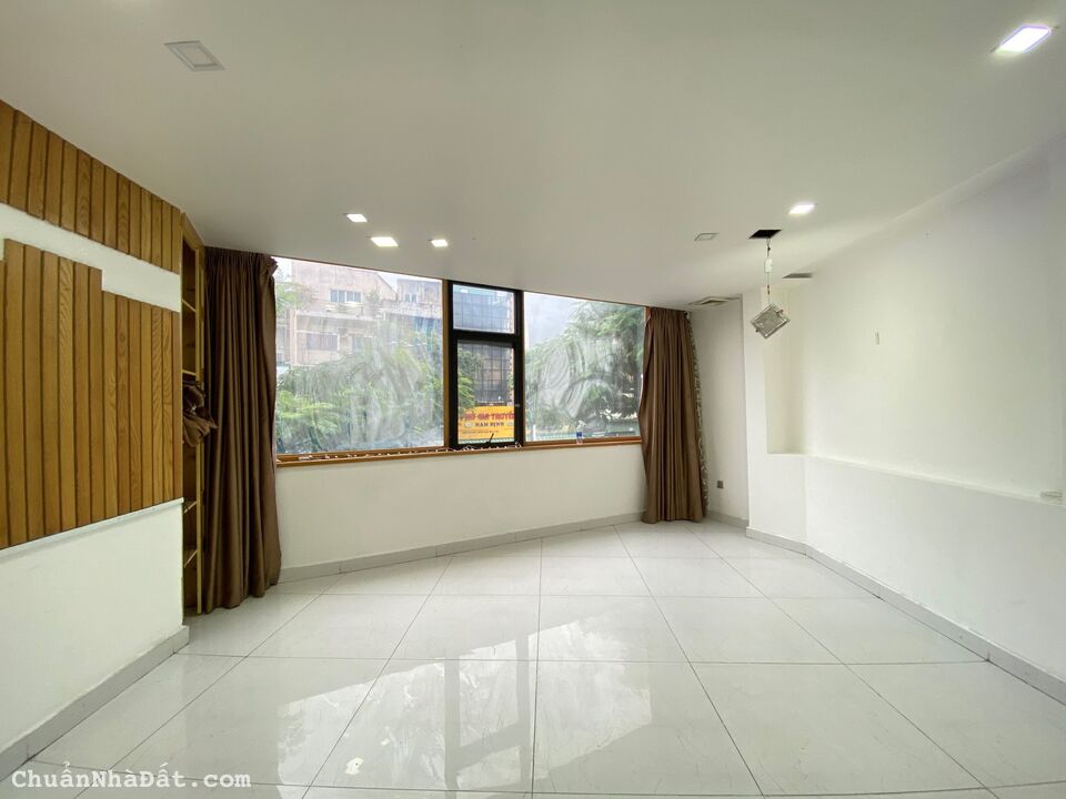 CHO THUÊ NHÀ MẶT TIỀN ĐẸP VỪA MỚI XÂY NGUYỄN CƯ TRINH QUẬN 1