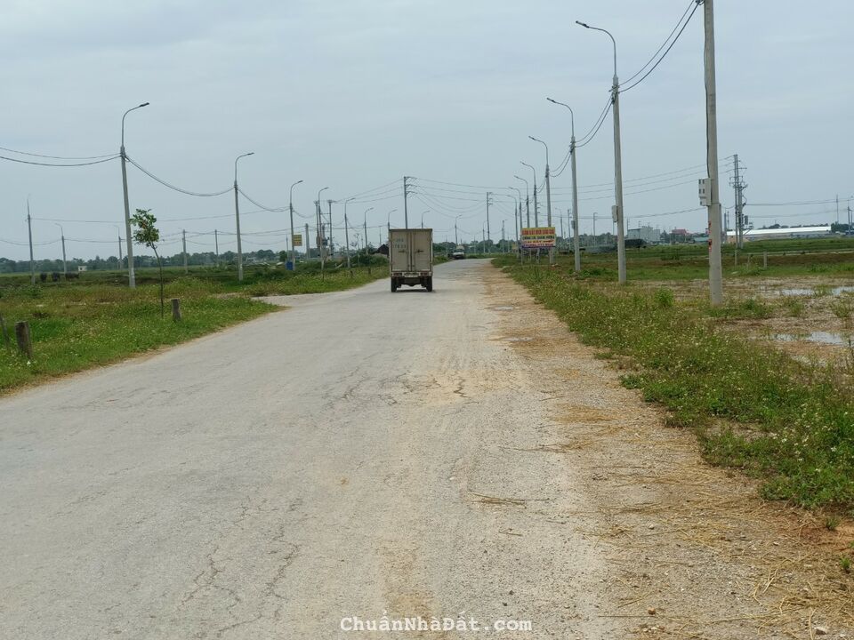 Cần tiền bán gấp đất đường Thanh Niên xã Quảng Đức