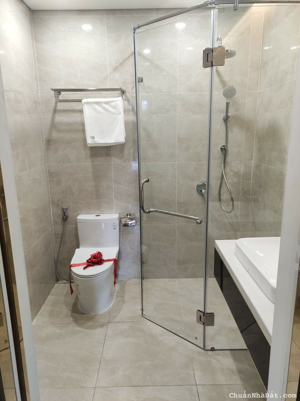 Cần bán căn hộ cao cấp 2 ngủ dụ án Hoàng Huy giá chủ đầu tư