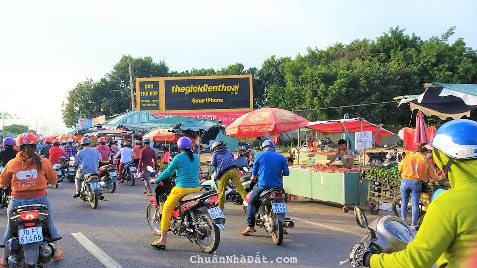 Tôi Chủ Bán Gấp Lô Đất 950m2 Tây Ninh Giá 640tr Thổ Cư Đối Diện Trường,Mặt Tiền Nhựa,SHR,Sát KCN