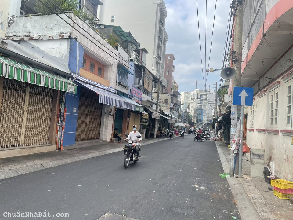 Bán nhà MT 10x22M Quận 1, Phường Tân Định, giá chỉ 60 tỷ.