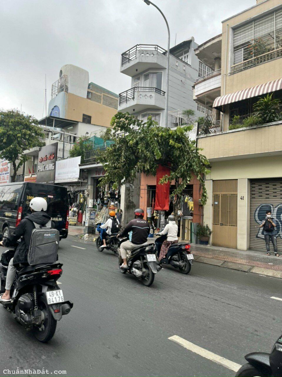 Cần bán gấp nhà MT Đường Bạch Đằng, P15, Bình Thạnh, 3.9x33M, giá chỉ 29.9 tỷ.