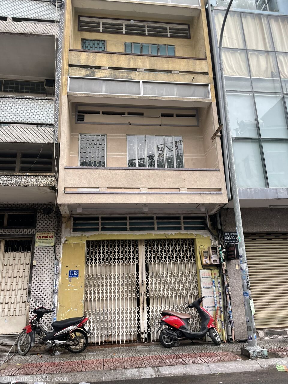 Bán nhà giá rẻ MT Đề Thám, Q1, 4.5x21.3M, 5 tầng giá chỉ 41 tỷ.