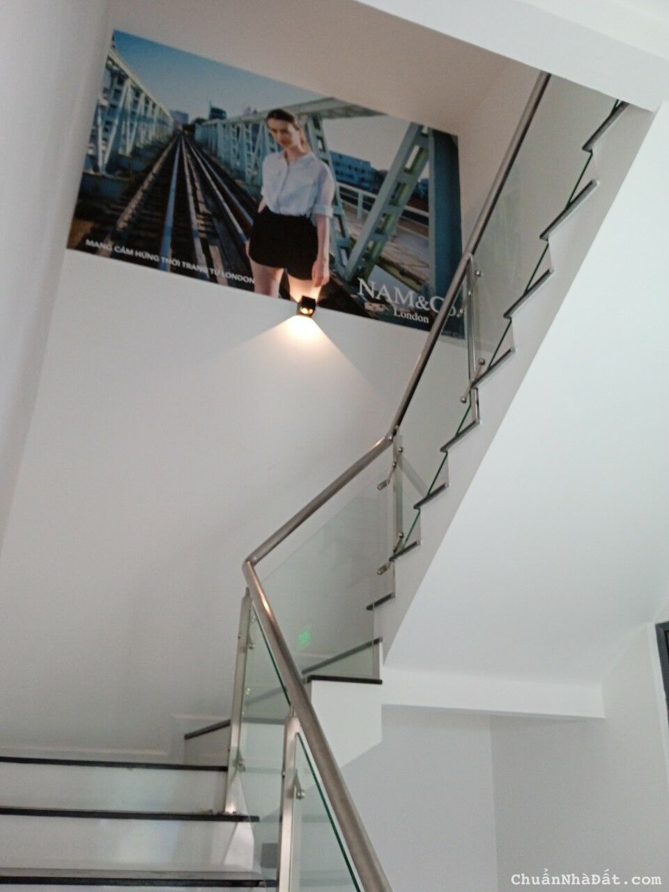 Cho thuê MT Trần Quang Khải, Q1. DT 4.7x18, Giá chỉ 125 triệu/th. Siêu tiện ích