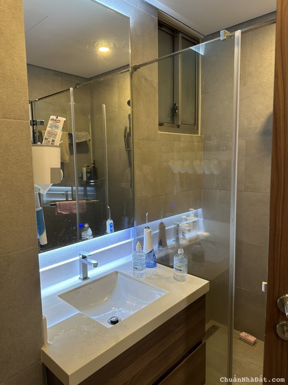 Cần tiền bán gấp căn Midtown M7 The Signature, 80m2, 2PN, 2WC, đầy đủ nội thất. Giá chỉ 5,55 tỷ