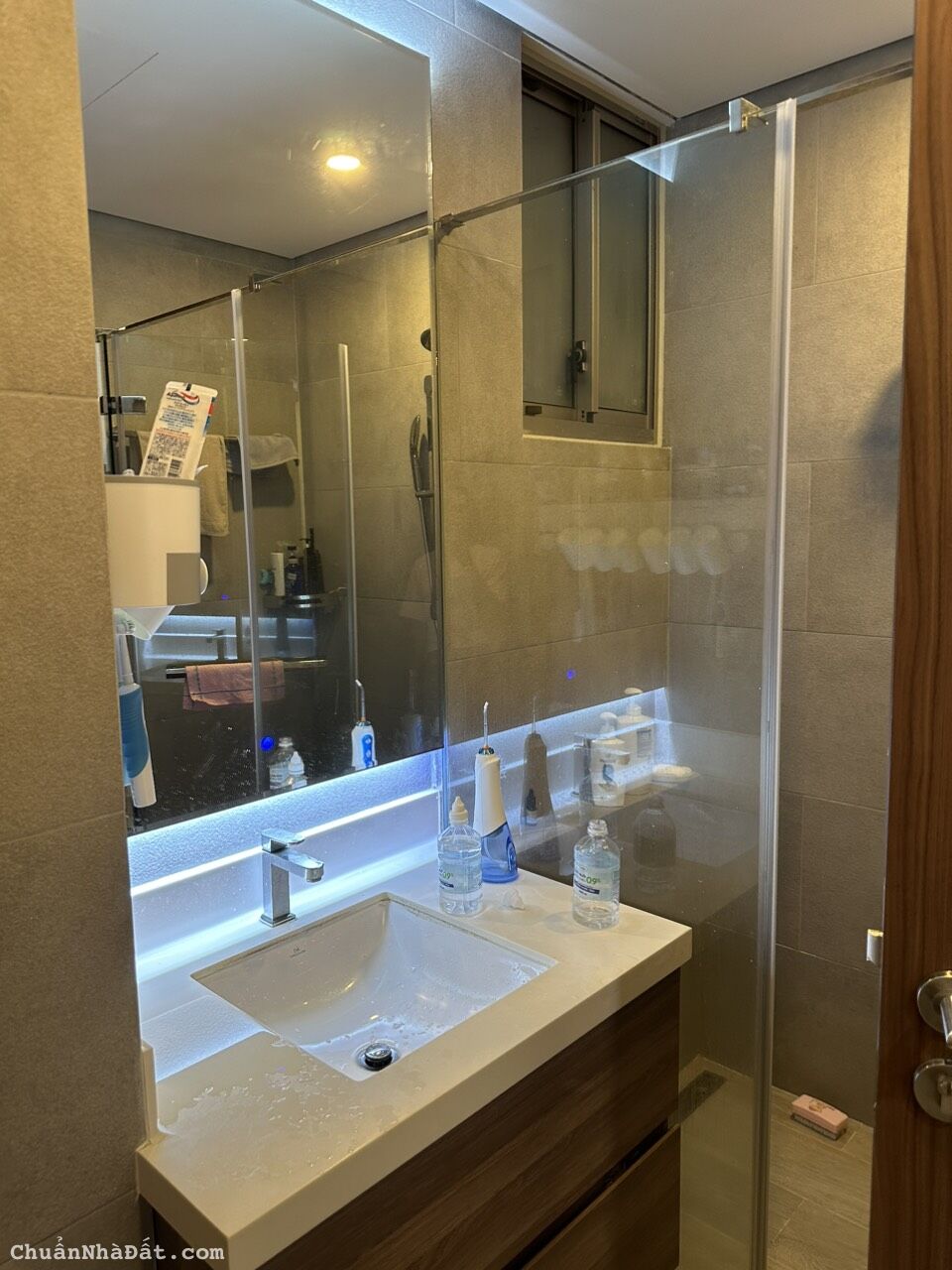 Cần tiền bán gấp căn Midtown M7 The Signature, 80m2, 2PN, 2WC, đầy đủ nội thất. Giá chỉ 5,55 tỷ