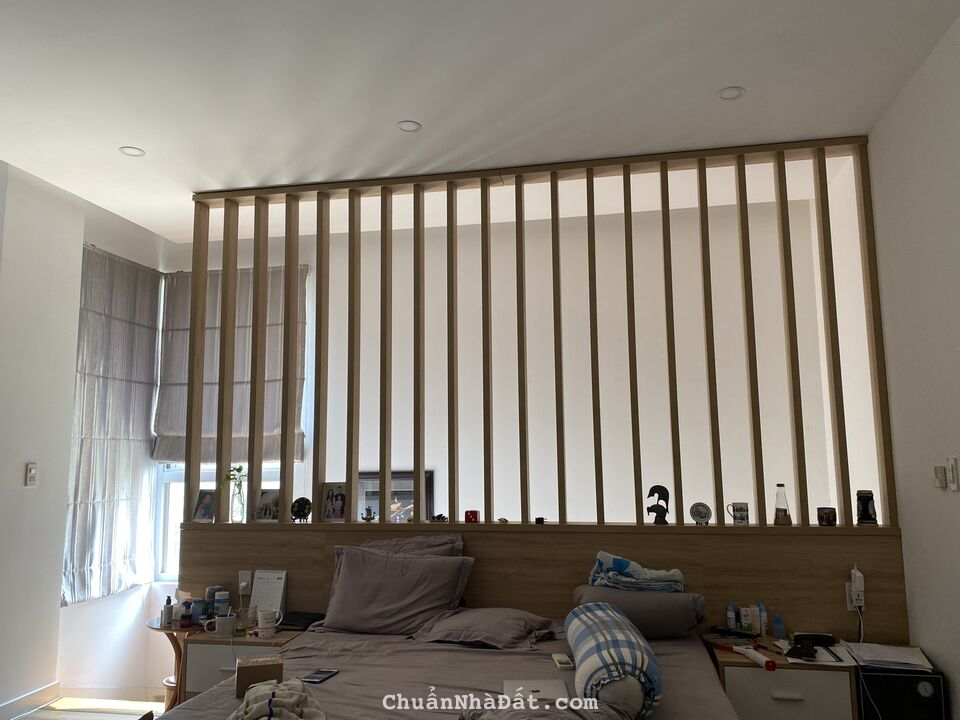 Bán gấp duplex Star Hill, 140m2, 3PN, 2WC, 2 ban công thoáng mát, giá cực tốt chỉ 6,5 tỷ