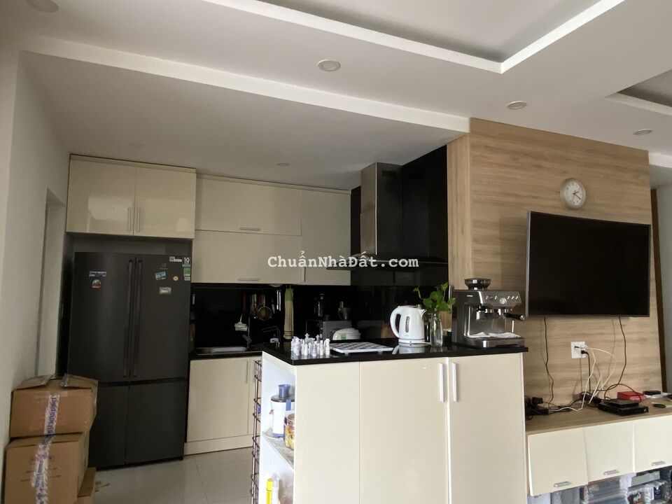 Bán gấp duplex Star Hill, 140m2, 3PN, 2WC, 2 ban công thoáng mát, giá cực tốt chỉ 6,5 tỷ