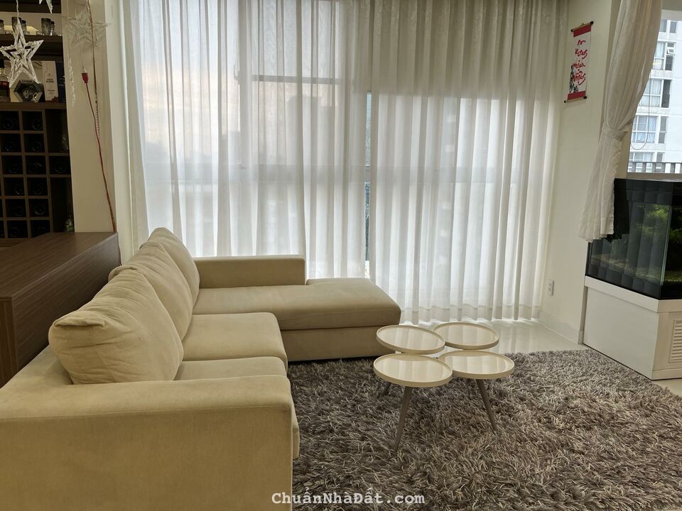 Cho thuê Penthouse Stả Hill. 306M2, 4PN, 3WC, nhà đầy đủ nội thất, giá chỉ 60 triệu