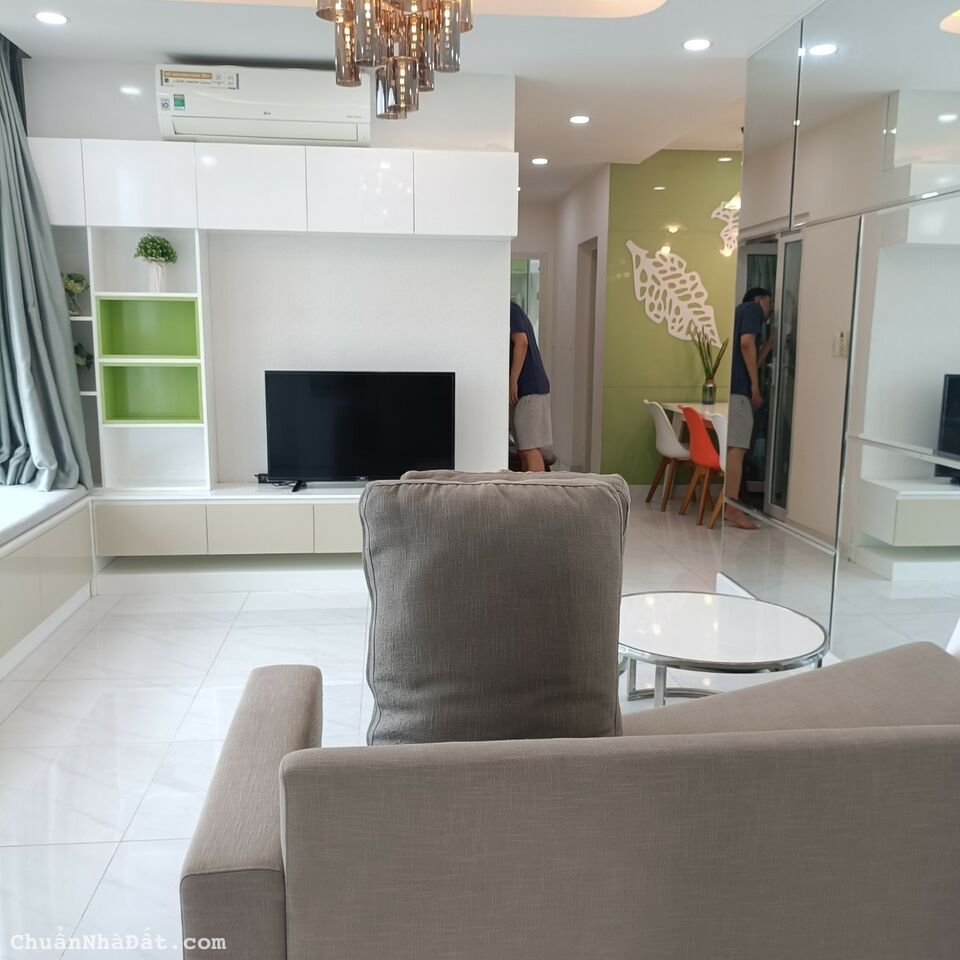 Cho thuê CH Star Hill 3PN nhà đẹp xuất sắc, đầy đủ nội thất, lầu cao. giá 25 triệu. LH 0909 715 029