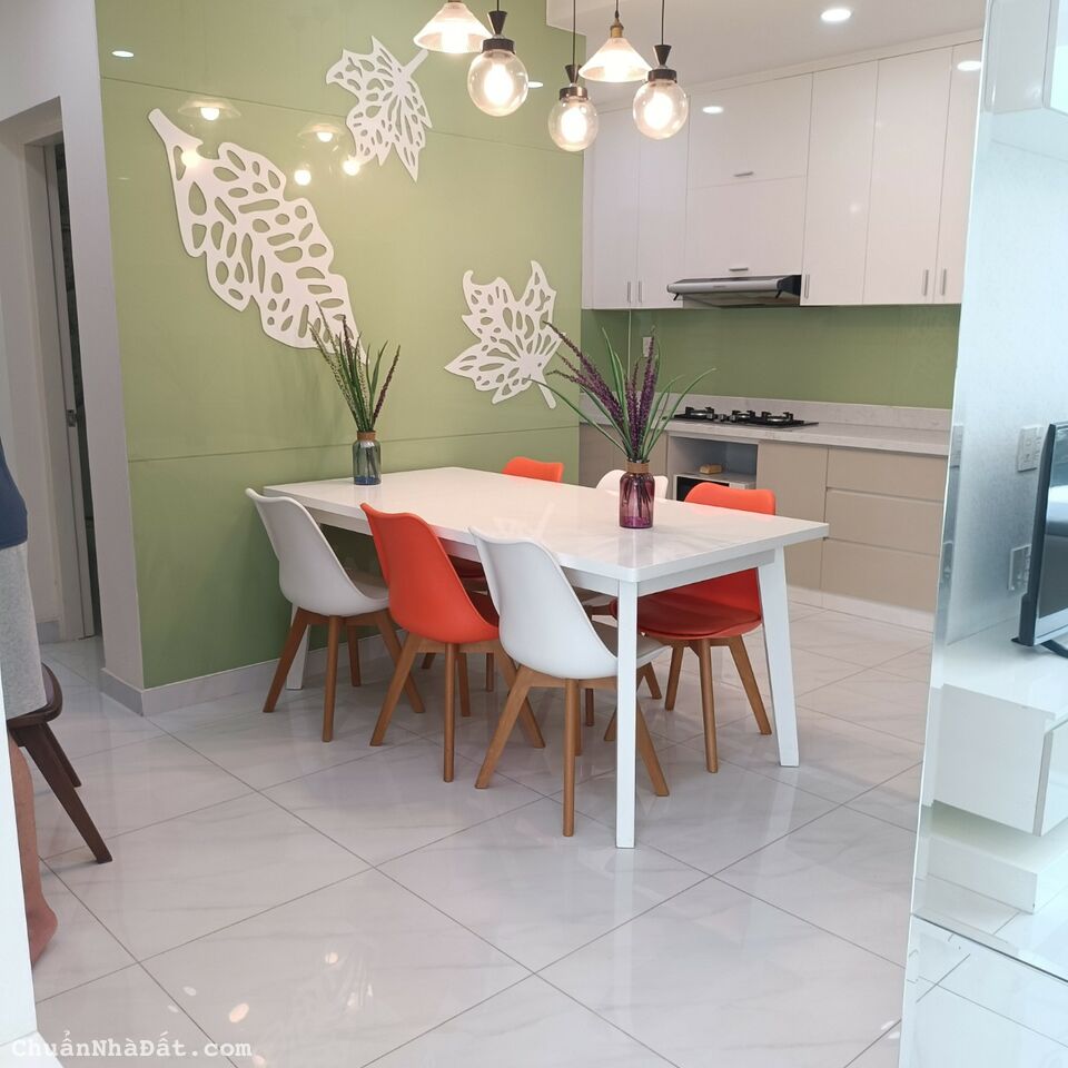 Cho thuê CH Star Hill 3PN nhà đẹp xuất sắc, đầy đủ nội thất, lầu cao. giá 25 triệu. LH 0909 715 029