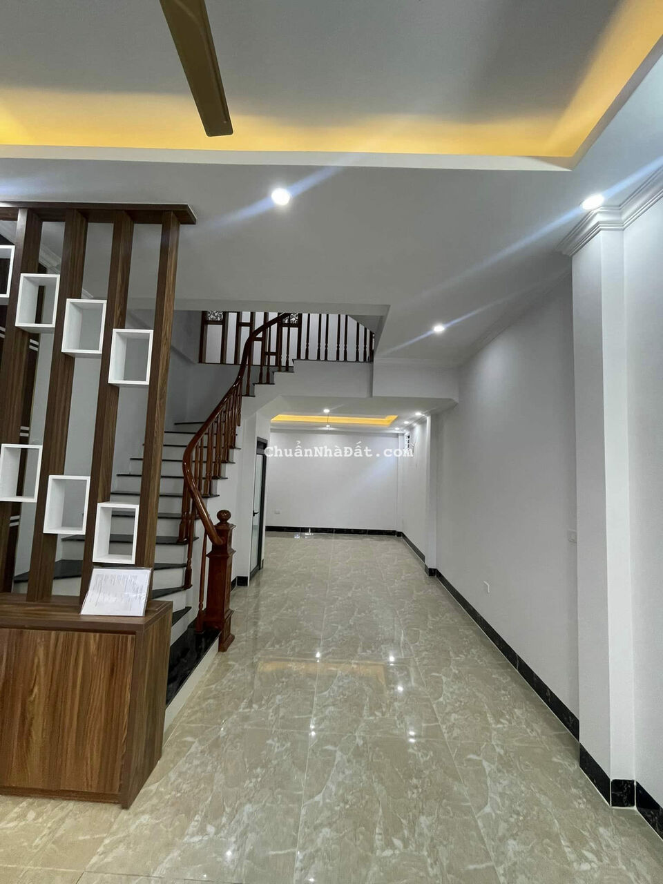 Bán nhà gần phố Lai Xá, phố Nhổn 40M 4 Tầng,4P Ngủ, ô tô đỗ, đường lớn nhỉnh 2,6 tỷ