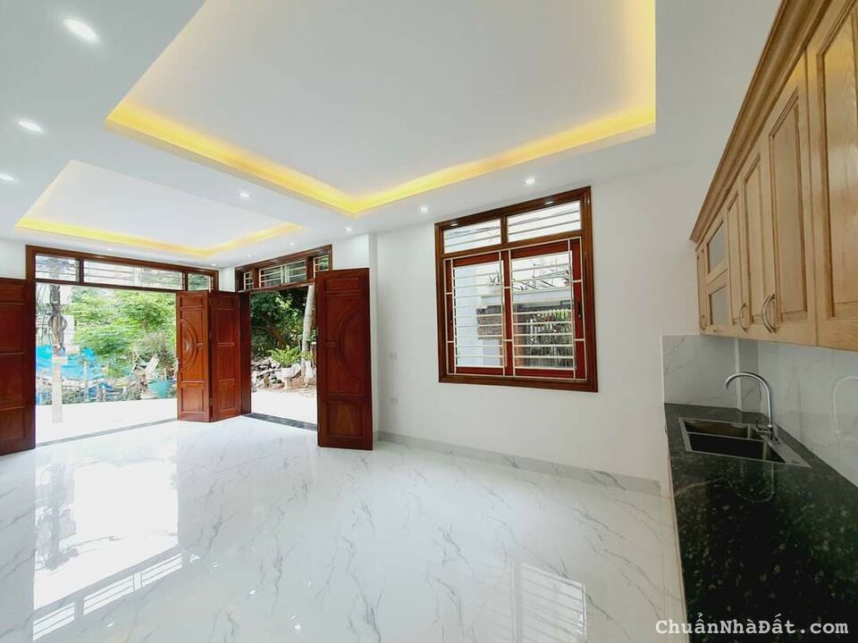 Bán nhà gần Phố Nhổn, Mỹ Đình 3km 60M x 4 Tầng, ô tô đỗ cửa, 3 mặt thoáng, view đẹp