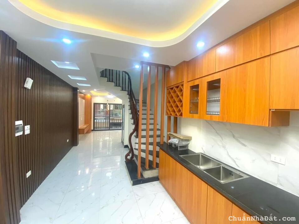 Bàn nhà mặt đường Xuân Phương 35,6M2 xây 5 Tầng,2 mặt thoáng, ôtô đỗ, đầy đủ tiện ích Bàn nhà mặt đường Xuân Phương 35,6M2 xây 5 Tầng,2 mặt thoáng, ôtô đỗ, đầy đủ tiện ích