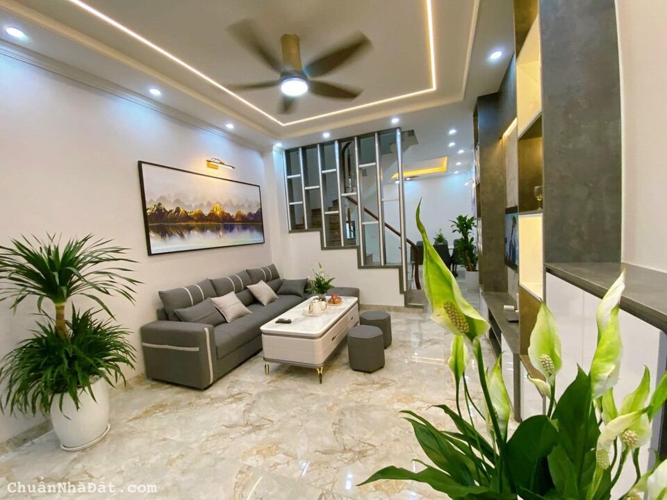 Nhà đẹp Tây Lập, Trạm Trôi 40M 4 Tầng, 4 ngủ, 2 mặt thoáng, ô tô đỗ gần giá 4.4 tỷ