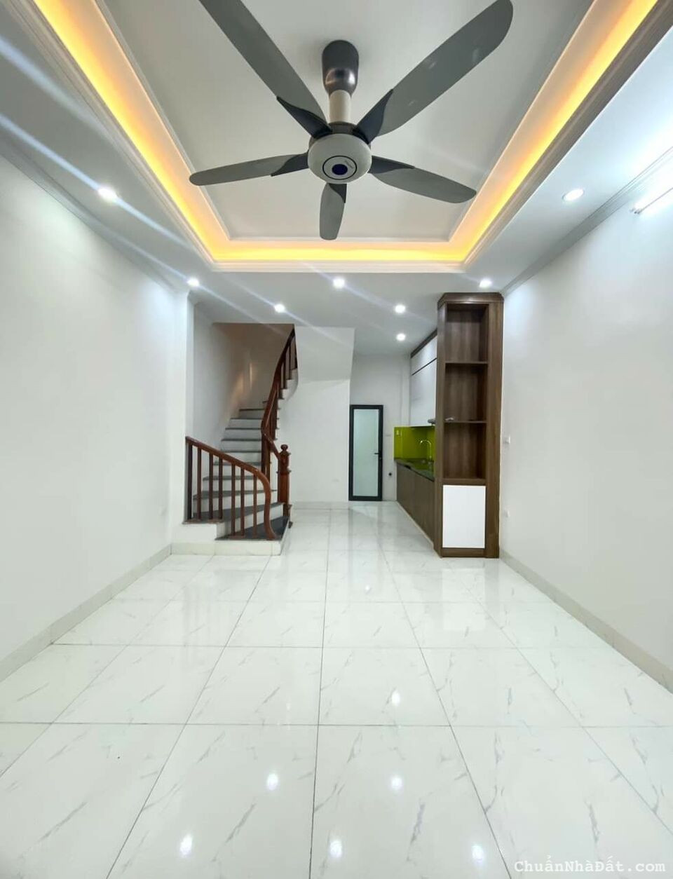 Bán nhà Phương Canh, cuối phố Trịnh Văn Bô 35M 5 Tầng,Nội thất đẹp, ô tô đỗ giá 2.7 tỷ