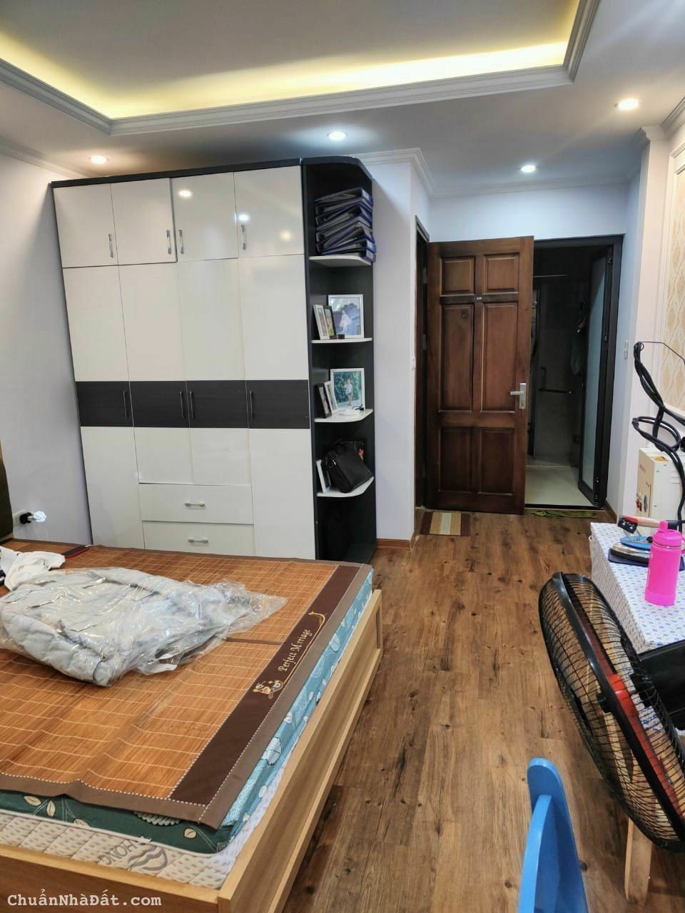 Bán nhà phố Kim Mã DT 35m2, X4 , 4.05 tỷ Nhà mới - 30m ôtô đỗ 