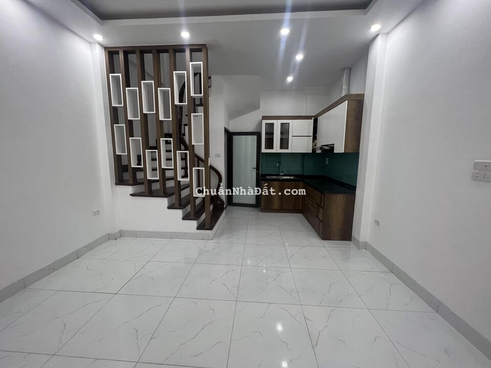 Mặt phố Ba Đình 46m2 - X4 - chỉ 5.4 tỷ - 50m ra phố 