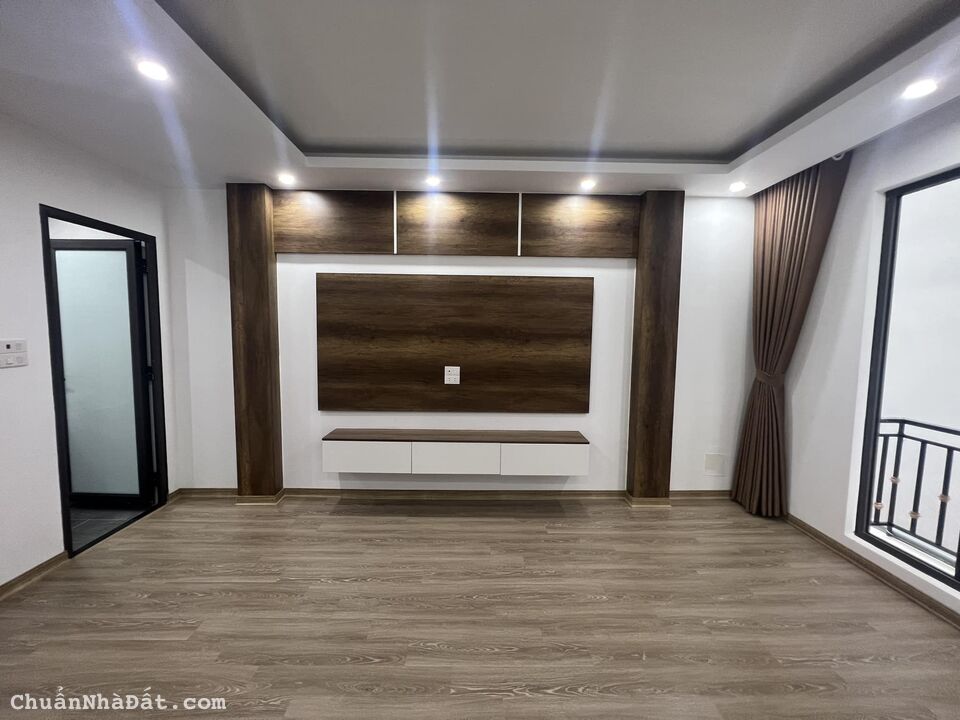 Mặt phố Ba Đình 46m2 - X4 - chỉ 5.4 tỷ - 50m ra phố 