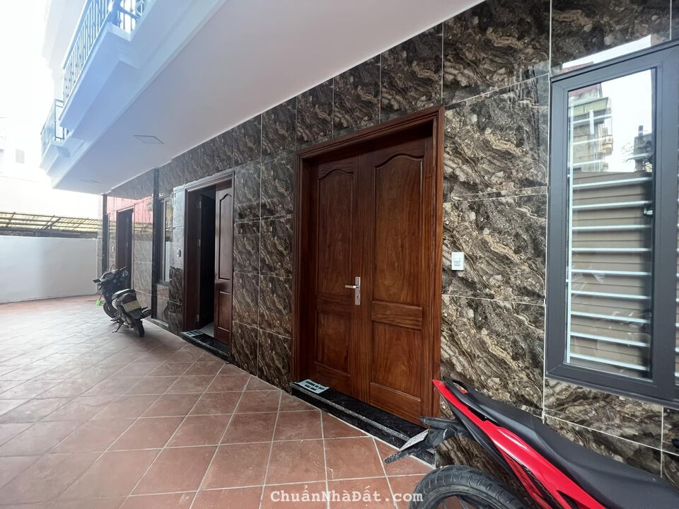 Mặt phố Ba Đình 46m2 - X4 - chỉ 5.4 tỷ - 50m ra phố 