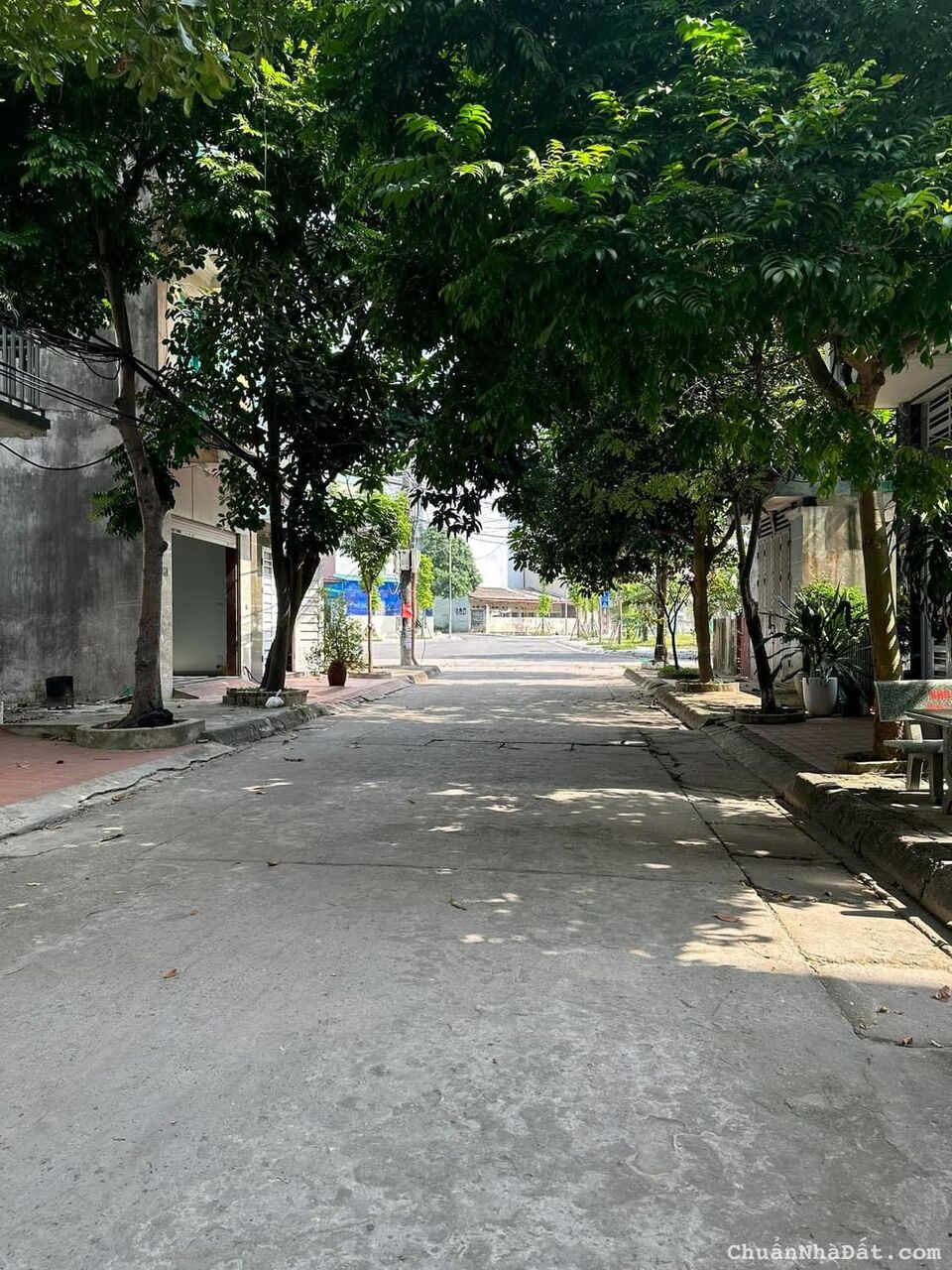 Bán Nhanh Trong Tháng Phân Lô Văn La, 7 Tầng Thang Máy, Gara Ô Tô