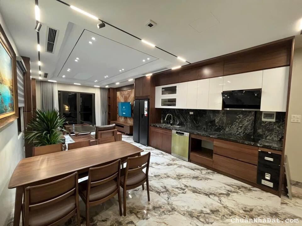 Bán Nhanh Trong Tháng Phân Lô Văn La, 7 Tầng Thang Máy, Gara Ô Tô