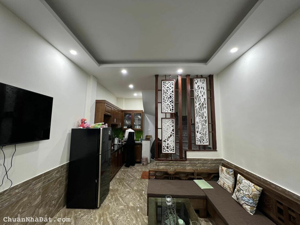 Bán nhà Tứ Hiệp, Thanh Trì. 30m, 5T, 4m, 2.85 tỷ. lô góc, nhà đẹp, gần phố, tiện ích nhiều