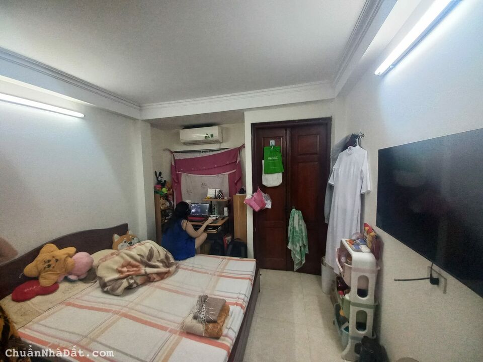 Bán Nhà Nguyễn Chính, Hoàng Mai. 38m, 4T, 3.5m, 3.15 tỷ. Trung tâm tiện ích, gần phố.