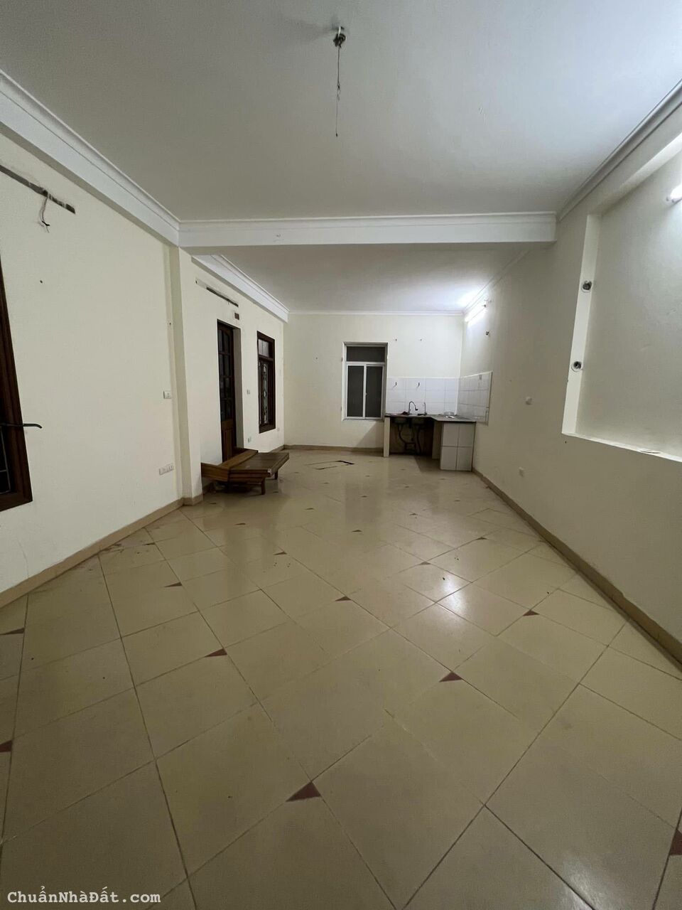 Bán Nhà Nguyễn Chính, Hoàng Mai. 46m, 2T, 4m, 3.7 tỷ. oto đỗ cửa, gần phố, trung tâm