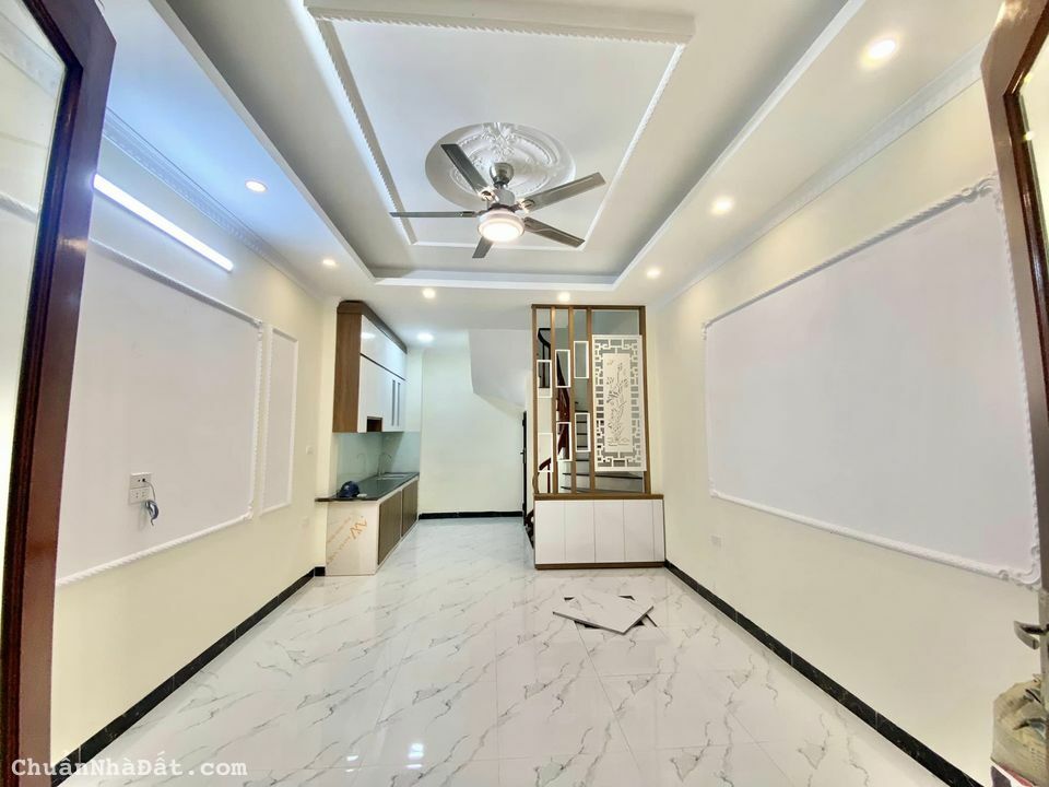 Bán nhà Tranh Trì, Hoàng Mai, 32m, 5T, 2,82 tỷ. nhà mới, gần phố, ở luôn, tiện ích nhiều Bán nhà Tranh Trì, Hoàng Mai, 32m, 5T, 2,82 tỷ. nhà mới, gần phố, ở luôn, tiện ích nhiều